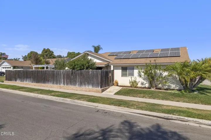 4-web-or-mls-UpmarketMedia-10327Jame-8