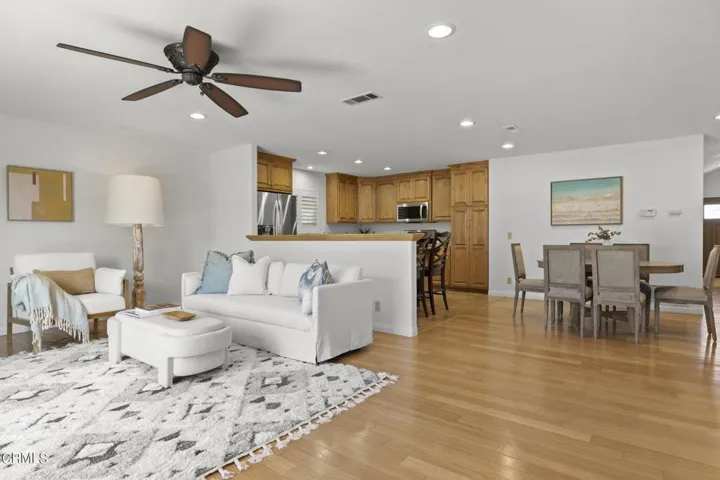 14-web-or-mls-UpmarketMedia-10327Jame-60