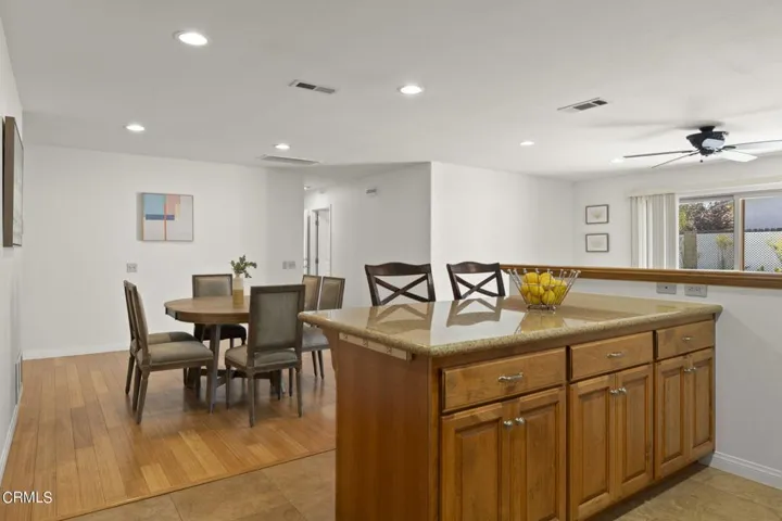 18-web-or-mls-UpmarketMedia-10327Jame-72