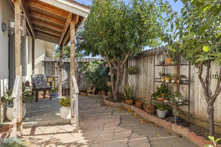 41-web-or-mls-UpmarketMedia-10327Jame-11