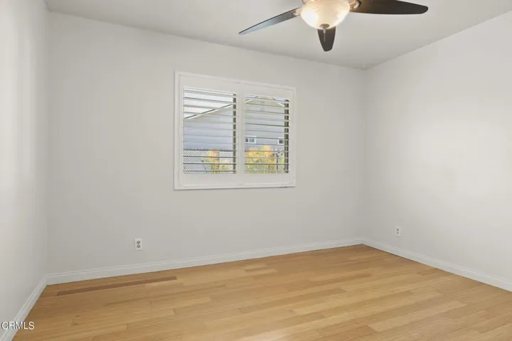 29-web-or-mls-UpmarketMedia-10327Jame-78