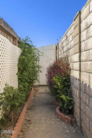 43-web-or-mls-UpmarketMedia-10327Jame-11
