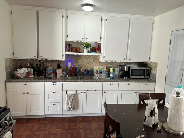 Middle Unit Kitchen
