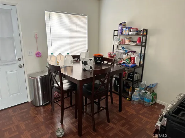 Middle Unit Dining Area in Kitchen

