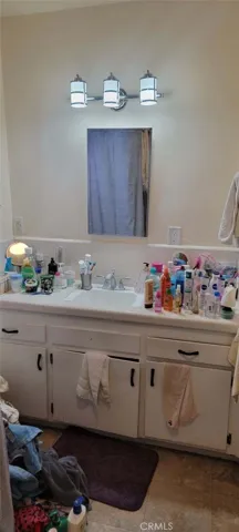 Front House Main Bath

