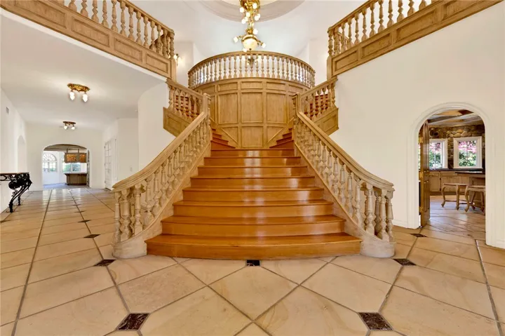11030 Winnetka Avenue, Chatsworth, California 91311