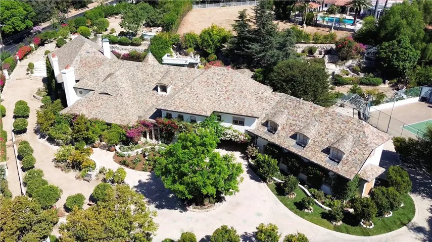11030 Winnetka Avenue, Chatsworth, California 91311