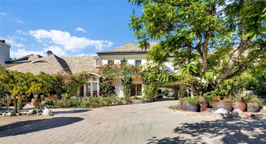 11030 Winnetka Avenue, Chatsworth, California 91311