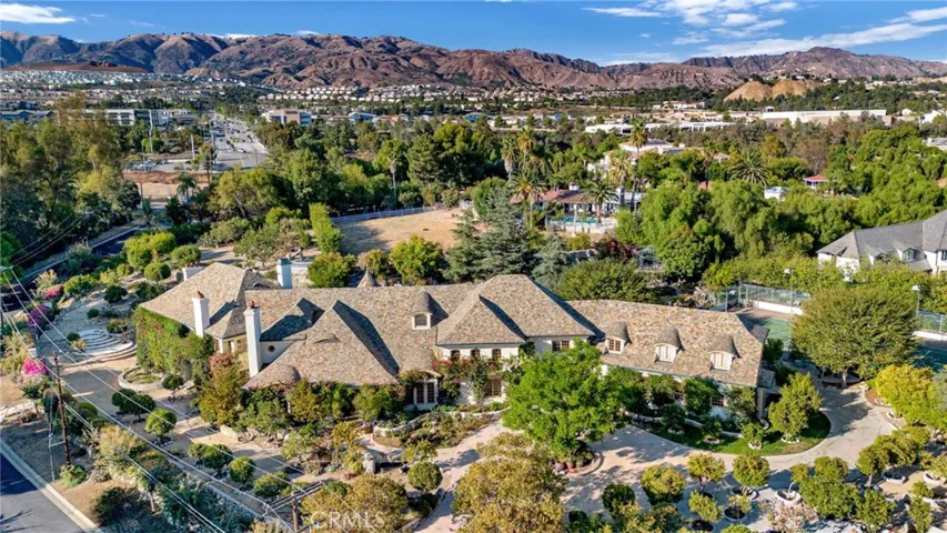 11030 Winnetka Avenue, Chatsworth, California 91311
