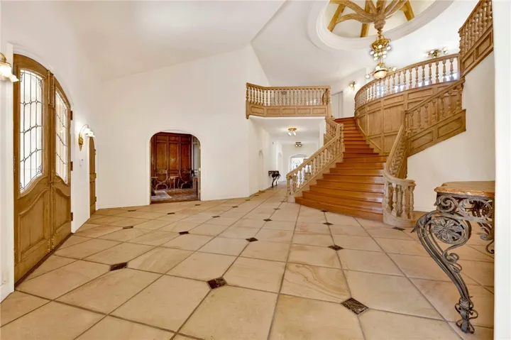 11030 Winnetka Avenue, Chatsworth, California 91311