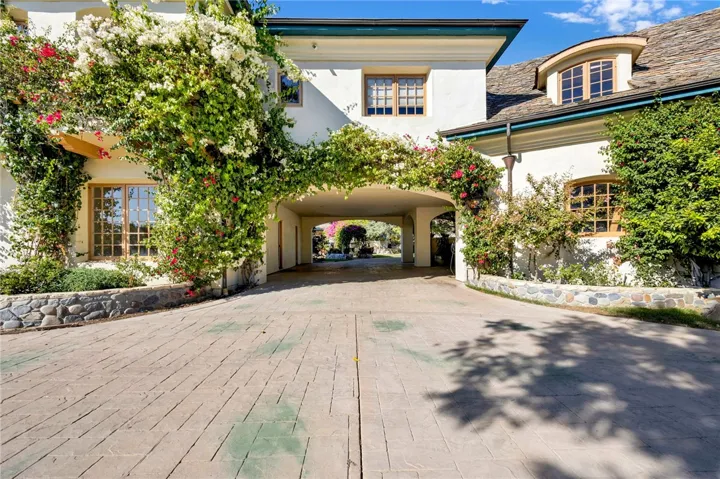 11030 Winnetka Avenue, Chatsworth, California 91311