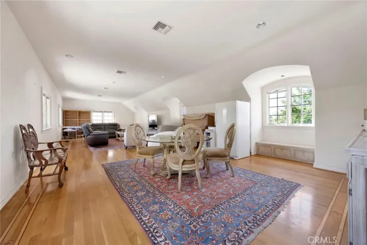 11030 Winnetka Avenue, Chatsworth, California 91311