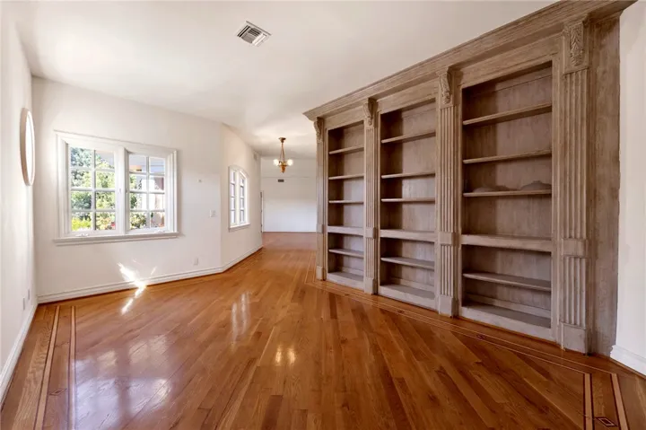11030 Winnetka Avenue, Chatsworth, California 91311