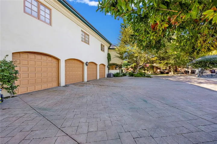 11030 Winnetka Avenue, Chatsworth, California 91311