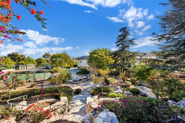 11030 Winnetka Avenue, Chatsworth, California 91311