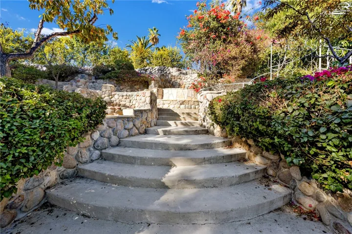 11030 Winnetka Avenue, Chatsworth, California 91311