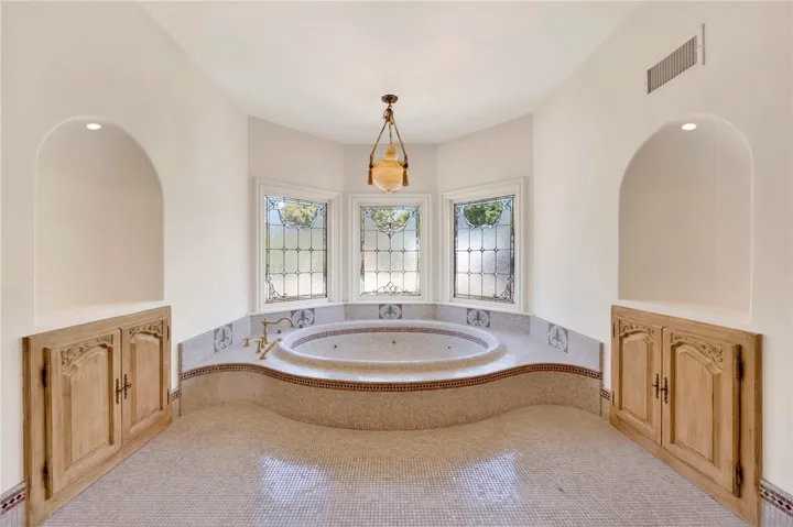 11030 Winnetka Avenue, Chatsworth, California 91311