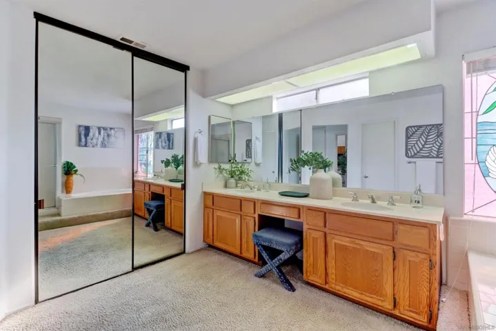 1940 Vineyard Avenue, Vista, California 92081