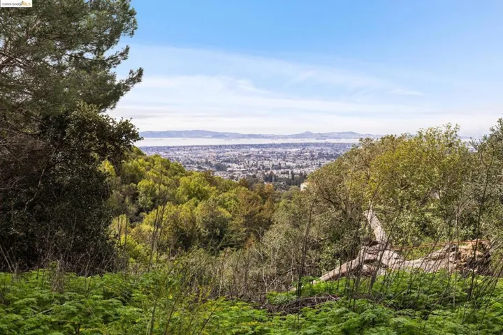 12000 Campus Dr, Oakland, California 94619