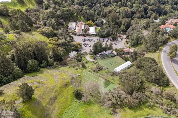 12000 Campus Dr, Oakland, California 94619