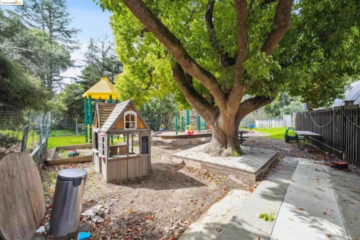 12000 Campus Dr, Oakland, California 94619