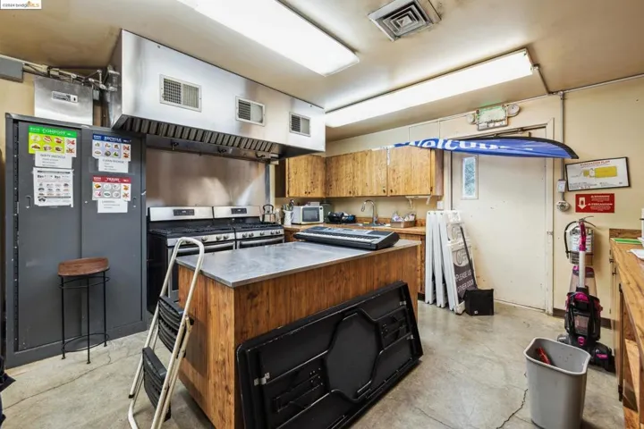 12000 Campus Dr, Oakland, California 94619