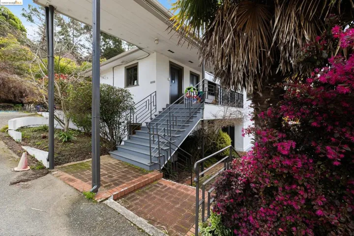 12000 Campus Dr, Oakland, California 94619