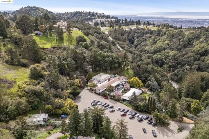 12000 Campus Dr, Oakland, California 94619