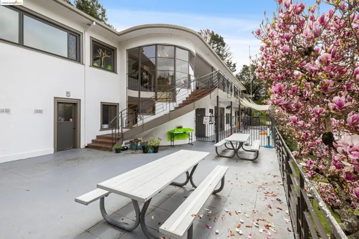 12000 Campus Dr, Oakland, California 94619