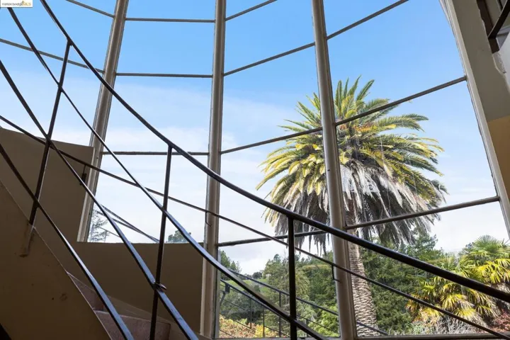12000 Campus Dr, Oakland, California 94619
