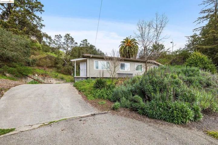 12000 Campus Dr, Oakland, California 94619