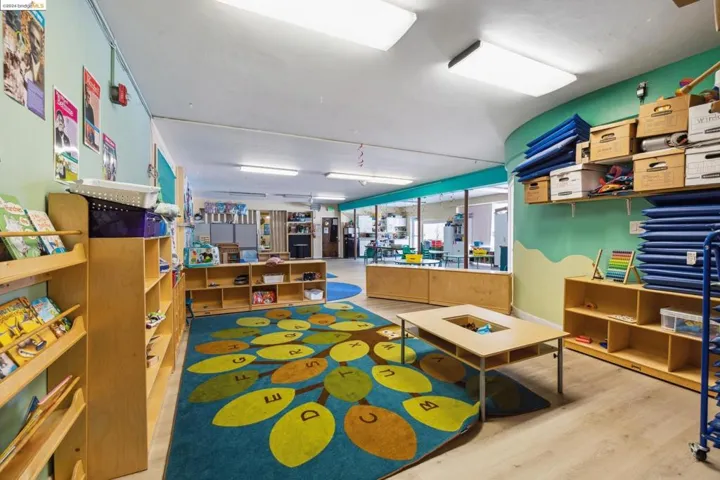 12000 Campus Dr, Oakland, California 94619