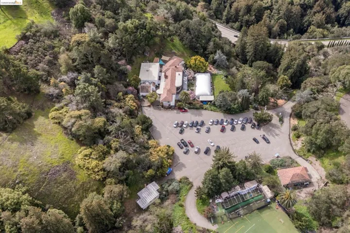 12000 Campus Dr, Oakland, California 94619