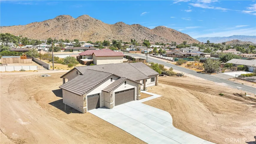 16052 Venango, Apple Valley, California 92307