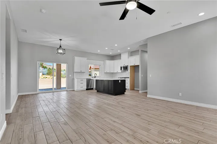 16052 Venango, Apple Valley, California 92307