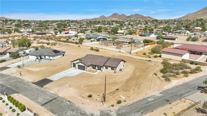 16052 Venango, Apple Valley, California 92307