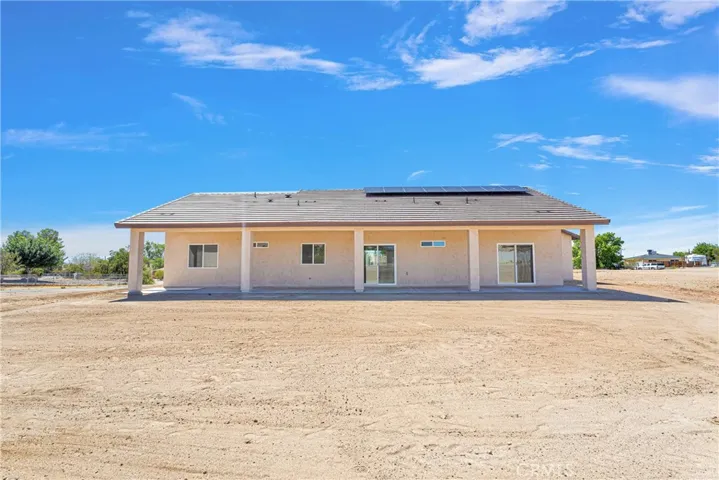 16052 Venango, Apple Valley, California 92307