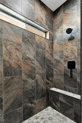 16052 Venango, Apple Valley, California 92307