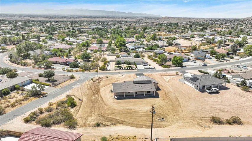 16052 Venango, Apple Valley, California 92307