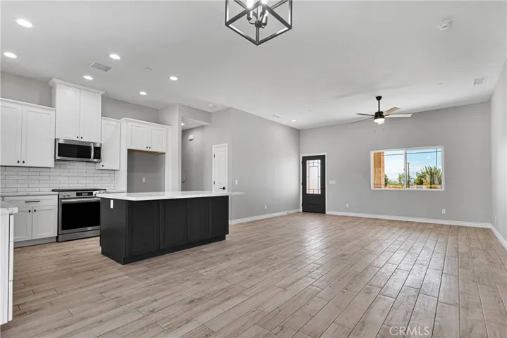 16052 Venango, Apple Valley, California 92307