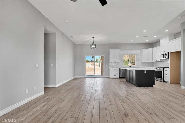 16052 Venango, Apple Valley, California 92307