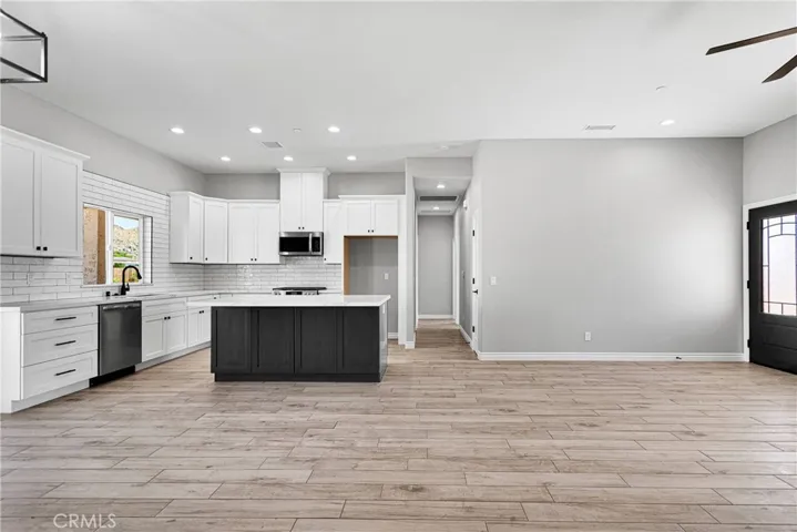 16052 Venango, Apple Valley, California 92307