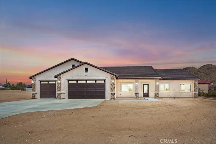 16052 Venango, Apple Valley, California 92307