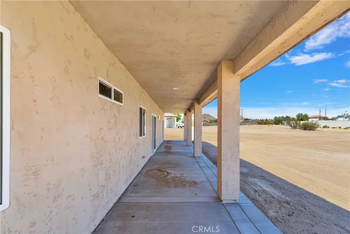 16052 Venango, Apple Valley, California 92307