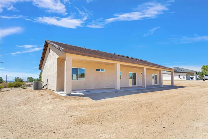 16052 Venango, Apple Valley, California 92307