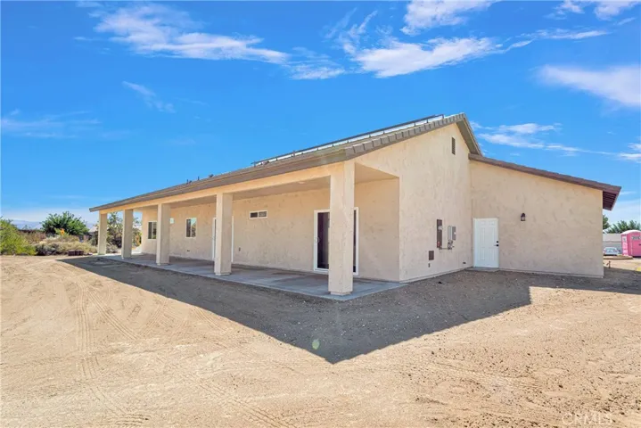 16052 Venango, Apple Valley, California 92307