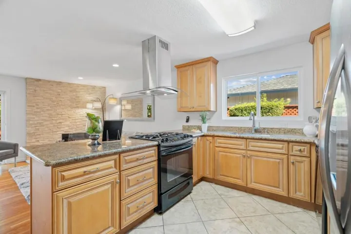 902 Ormonde Drive, Mountain View, California 94043