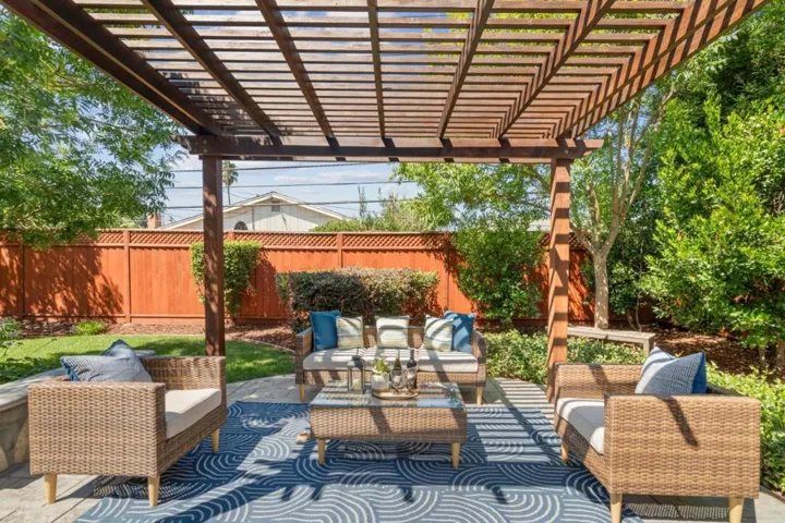 902 Ormonde Drive, Mountain View, California 94043
