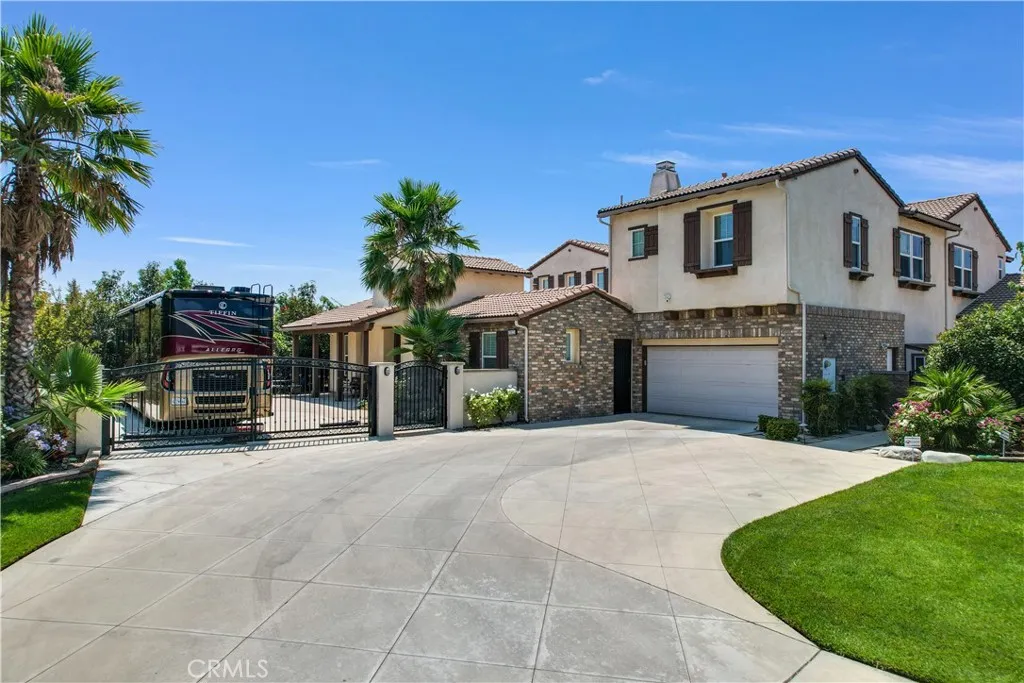 13123 Carriage Trail Court, Rancho Cucamonga, California 91739 home-pic-2