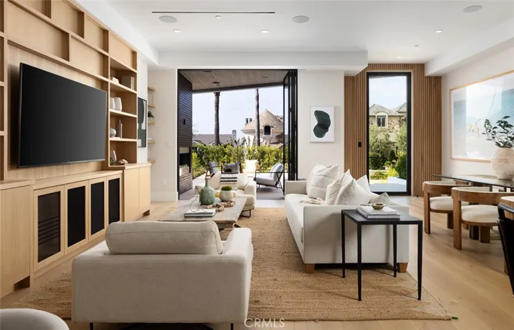 2320 Pacific Dr, Corona Del Mar, California 92625
